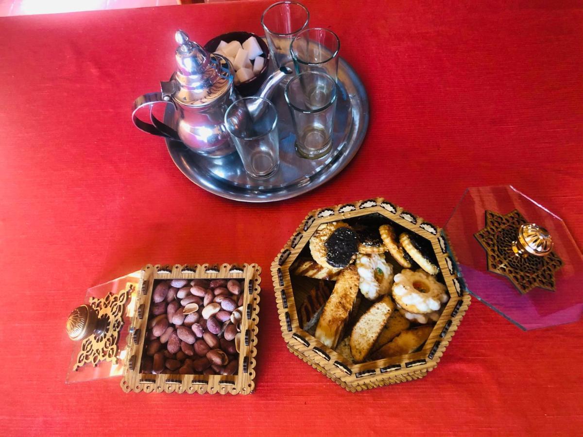 Riad Hotel Les Flamants 메르주가 외부 사진