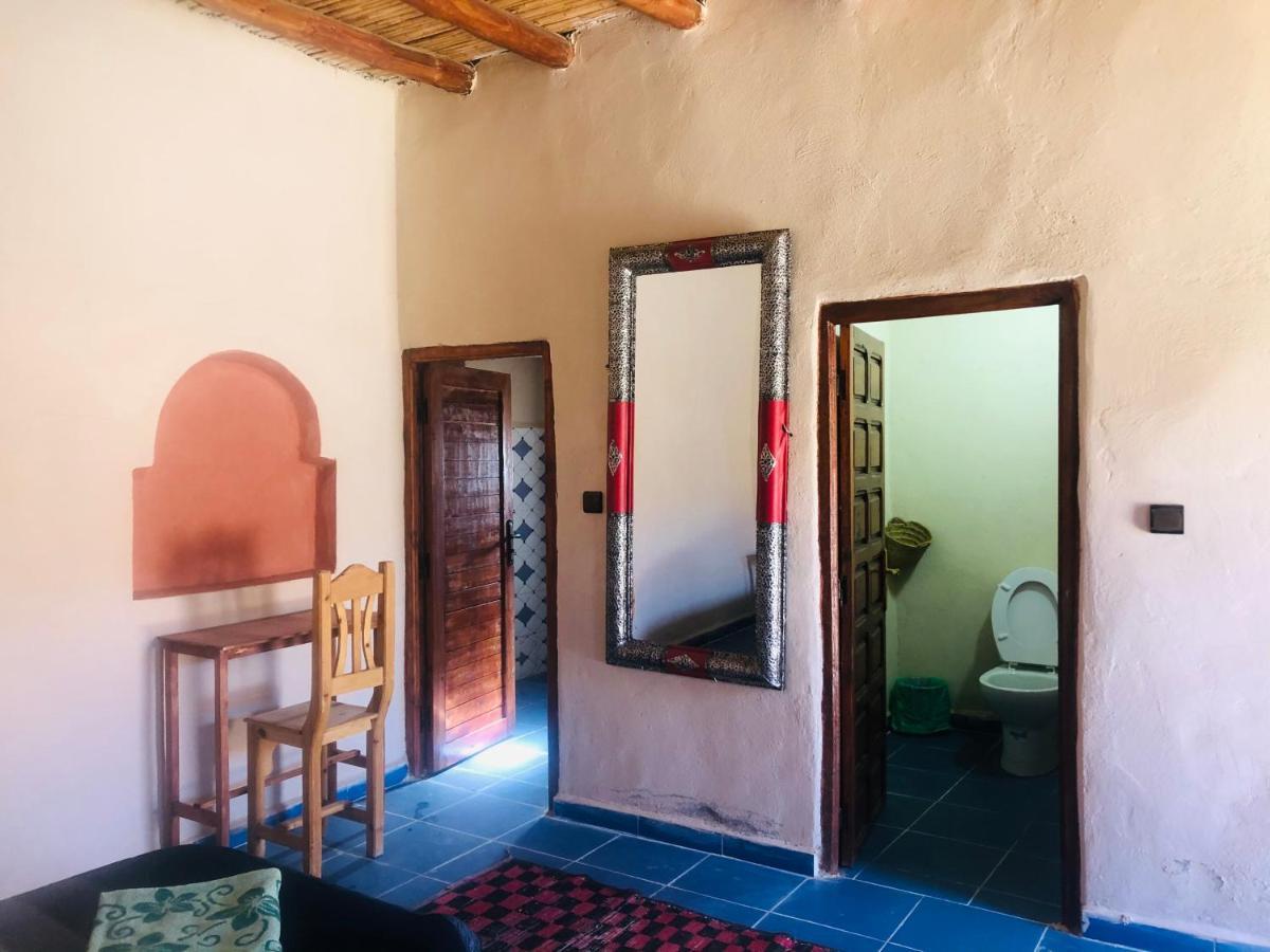 Riad Hotel Les Flamants 메르주가 외부 사진