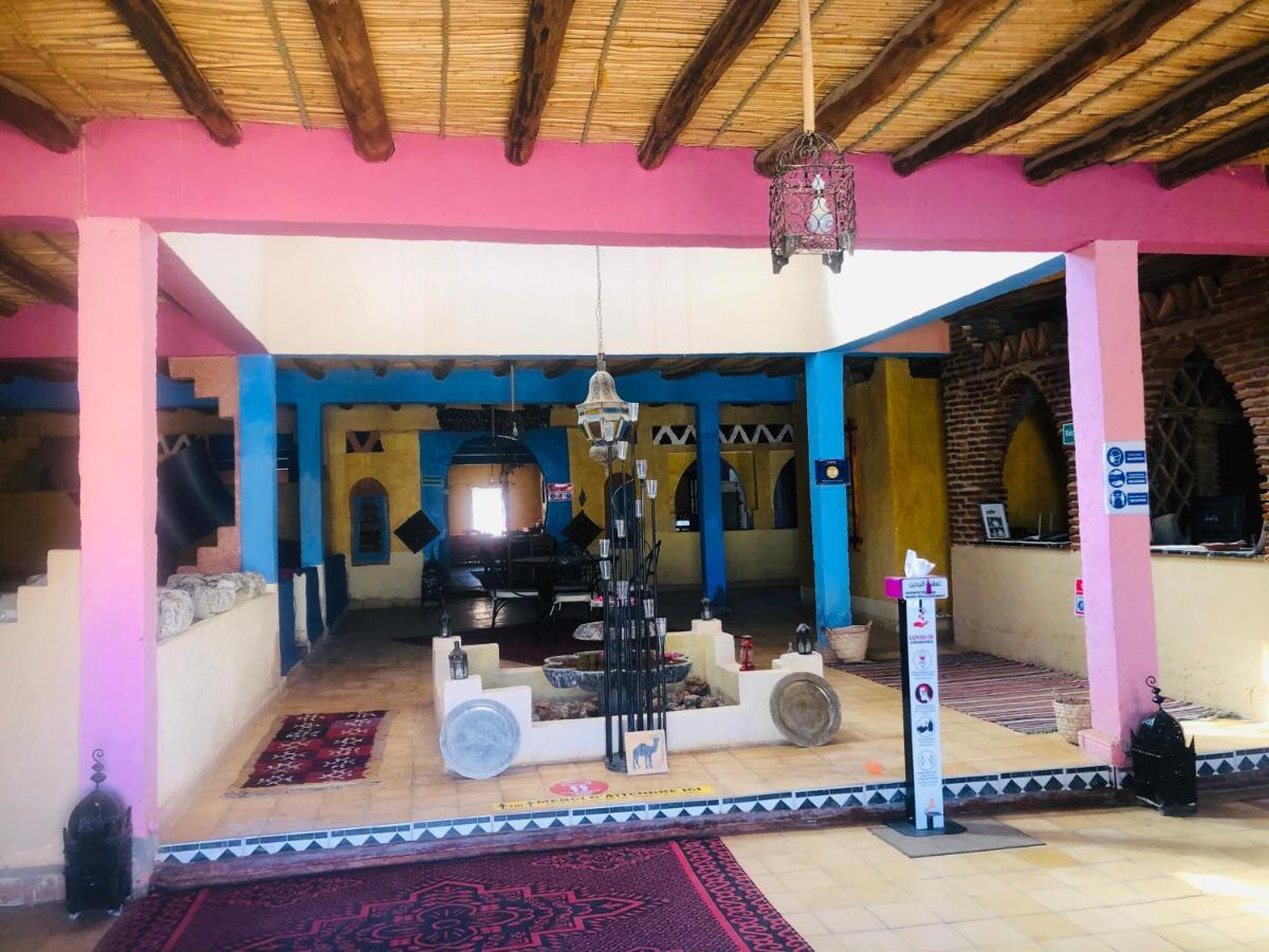Riad Hotel Les Flamants 메르주가 외부 사진