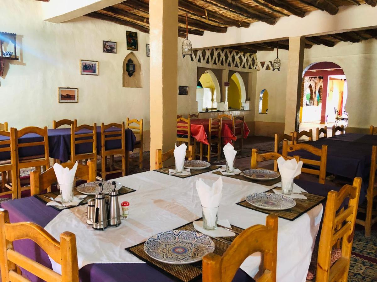 Riad Hotel Les Flamants 메르주가 외부 사진