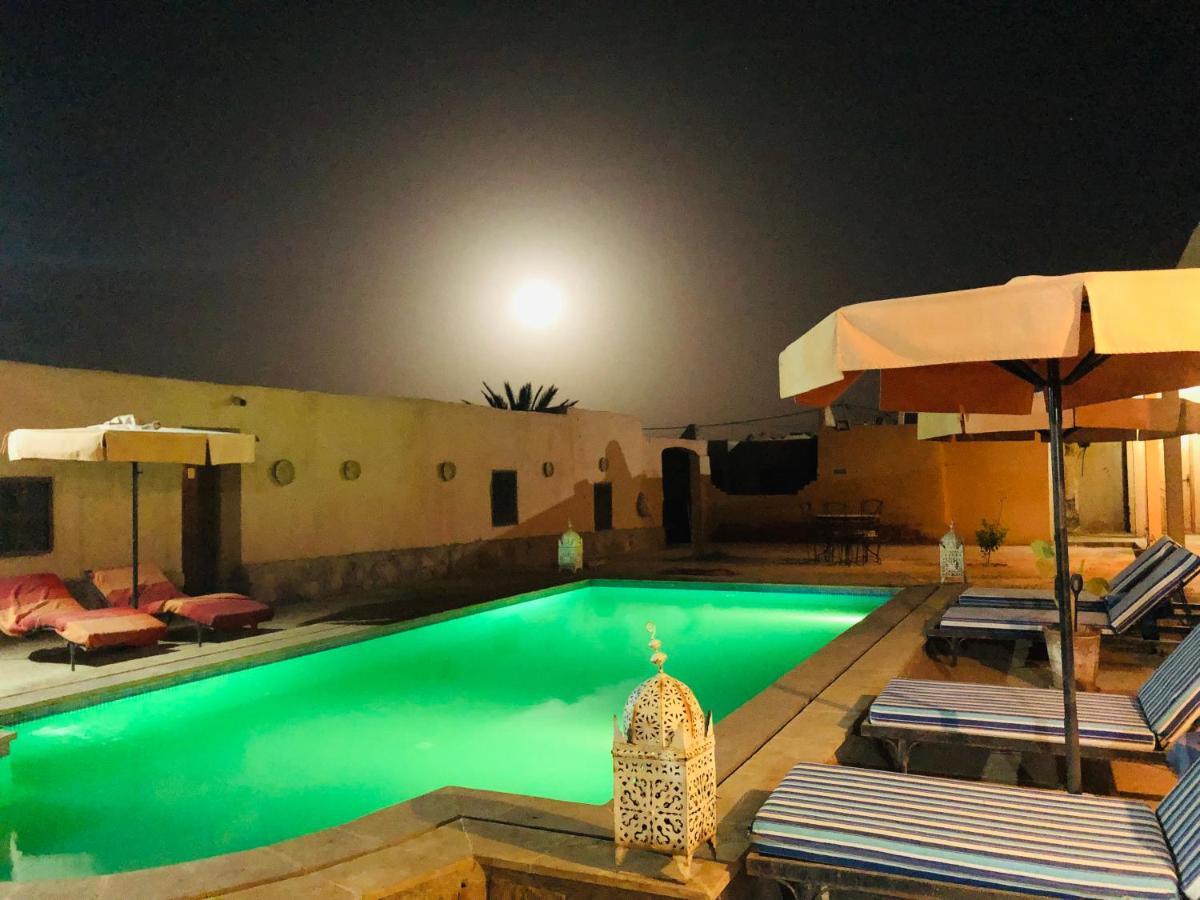 Riad Hotel Les Flamants 메르주가 외부 사진