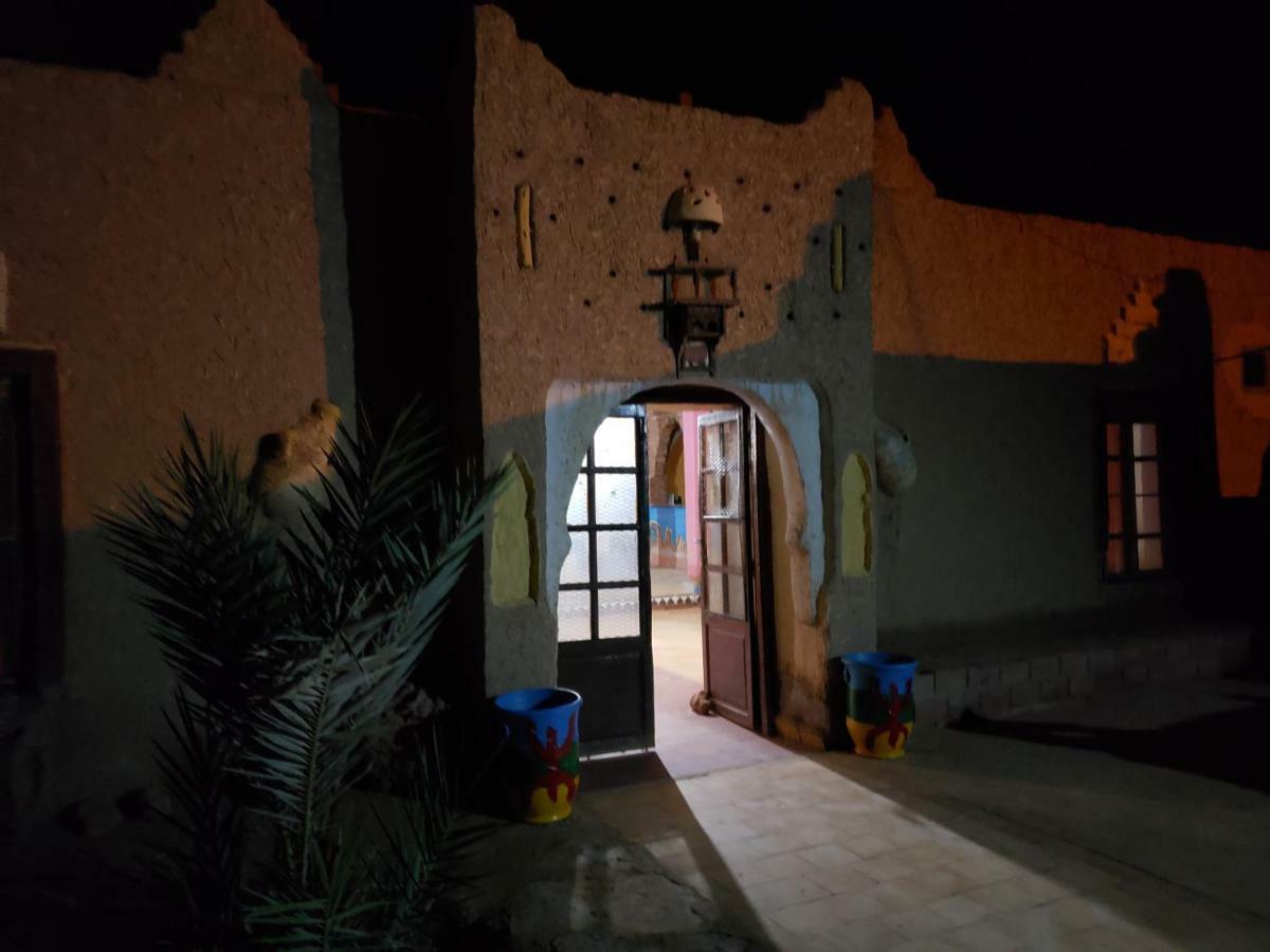 Riad Hotel Les Flamants 메르주가 외부 사진