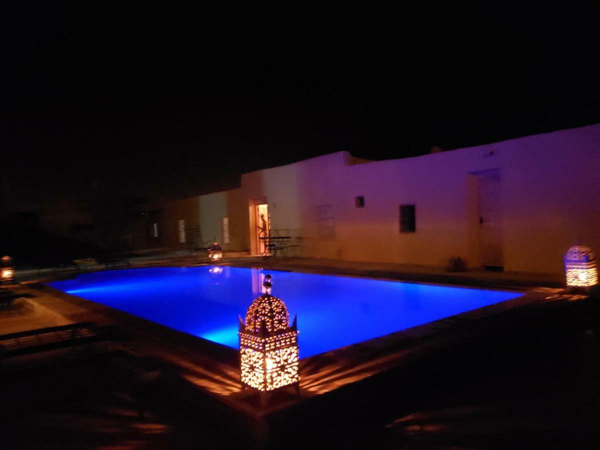 Riad Hotel Les Flamants 메르주가 외부 사진