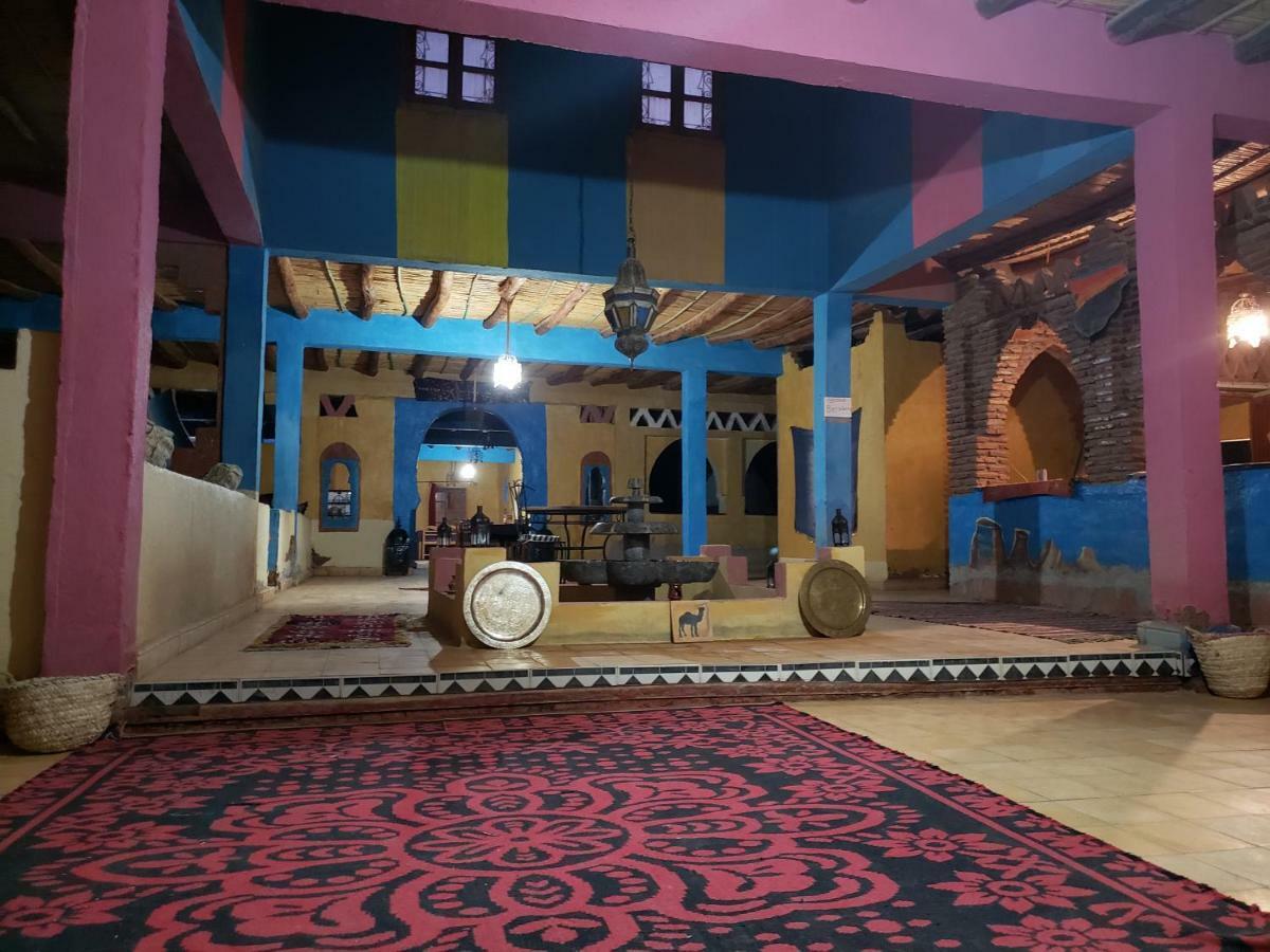 Riad Hotel Les Flamants 메르주가 외부 사진